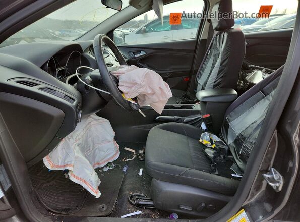 1FADP3F21GL261790 2016 FORD FOCUS Серый Вид салона спереди