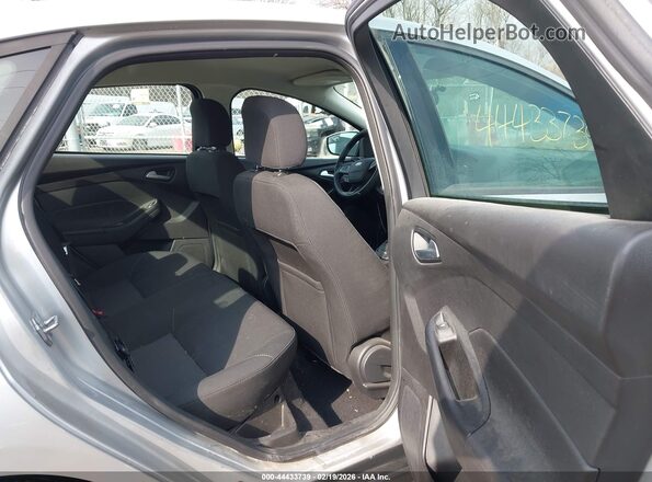 1FADP3F22HL291883 2017 FORD FOCUS Silver Vista de la etiqueta del VIN