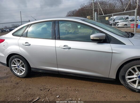 1FADP3F22HL291883 2017 FORD FOCUS Silver Vista interior trasera