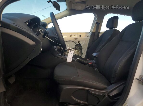 1FADP3F24GL406983 2016 FORD FOCUS Белый Вид салона спереди