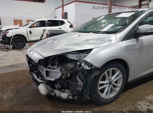 1FADP3F27HL288414 2017 FORD FOCUS Серебряный Вид спереди