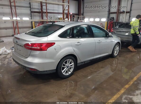1FADP3F27HL288414 2017 FORD FOCUS Серебряный Задняя правая четверть