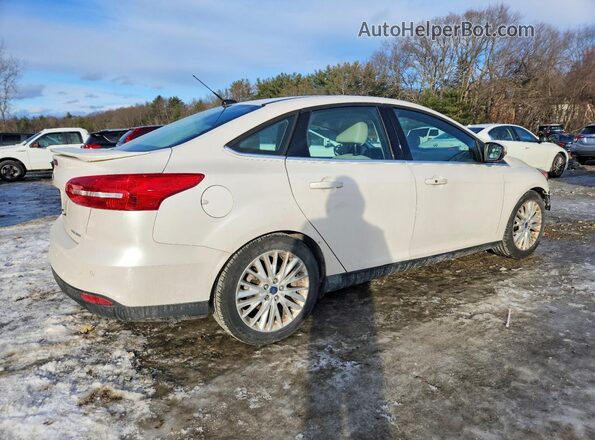1FADP3J29HL268009 2017 FORD FOCUS White Tył prawy