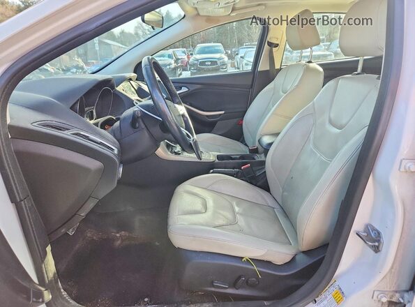 1FADP3J29HL268009 2017 FORD FOCUS White Widok wnętrza z przodu