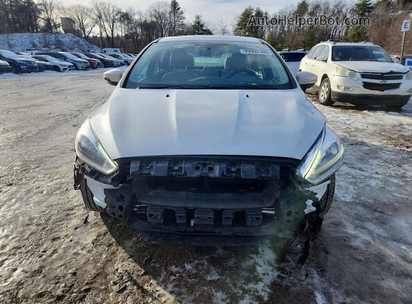1FADP3J29HL268009 2017 FORD FOCUS White Widok z przodu