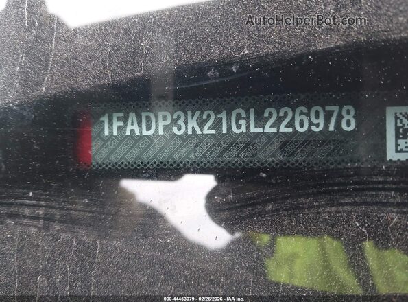 1FADP3K21GL226978 2016 FORD FOCUS Red Շարժիչի բաժամունքի տեսք