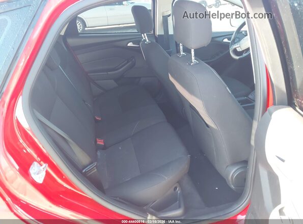 1FADP3K22GL239321 2016 FORD FOCUS Red VIN կոդի պիտակի տեսք