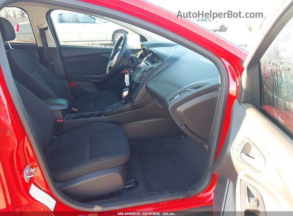 1FADP3K22GL239321 2016 FORD FOCUS Red Սալոնի դիմացի տեսք