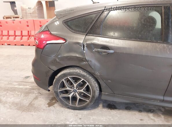 1FADP3K23GL241711 2016 FORD FOCUS Серый Вид спереди