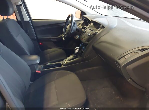 1FADP3K23GL241711 2016 FORD FOCUS Серый Вид салона спереди