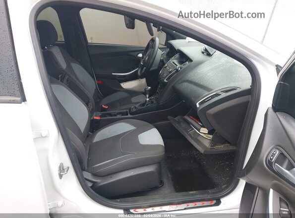 1FADP3L98GL317922 2016 FORD FOCUS ST White Вид салону спереду