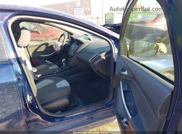 1FADP3L99HL340840 2017 FORD FOCUS ST Purple Front interior view