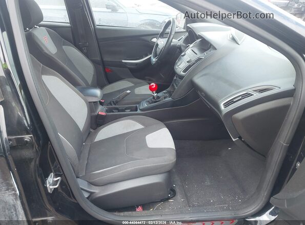 1FADP3L9XGL266620 2016 FORD FOCUS ST Черный Вид салона спереди
