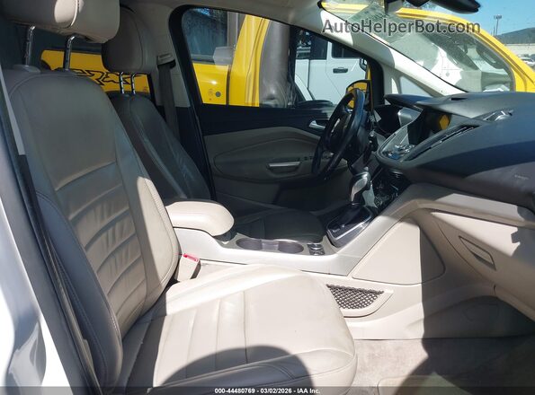 1FADP5CU7GL103228 2016 FORD C-MAX ENERGI White Widok wnętrza z przodu