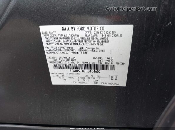 1FAHP2F89HG104602 2017 FORD TAURUS Серебряный Вид подкапотного пространства