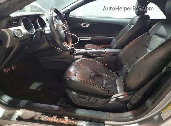 1FATP8UH3P5110230 2023 FORD MUSTANG Серебряный Вид салона спереди