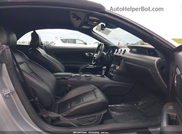 1FATP8UH4N5107009 2022 FORD MUSTANG Silver Vista interior delantera