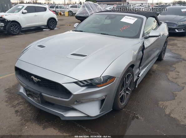 1FATP8UH4N5107009 2022 FORD MUSTANG Silver Vista tres cuartos delantera izquierda