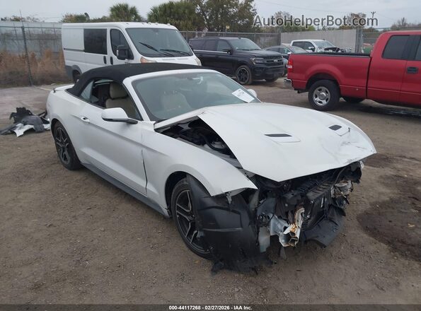 1FATP8UH6K5106522 2019 FORD MUSTANG White Widok zestawu wskaźników