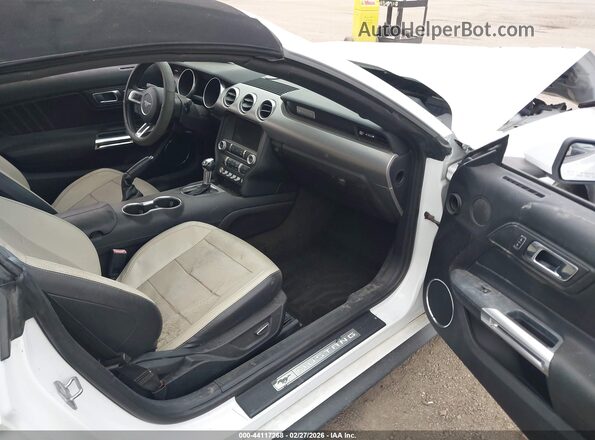 1FATP8UH6K5106522 2019 FORD MUSTANG White Widok wnętrza z przodu