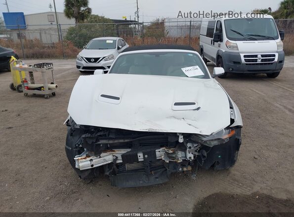 1FATP8UH6K5106522 2019 FORD MUSTANG White Widok wnętrza 360 stopni