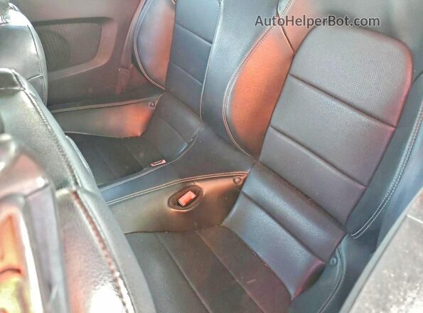 1FATP8UHXL5125317 2020 FORD MUSTANG Серебряный Вид задней части салона