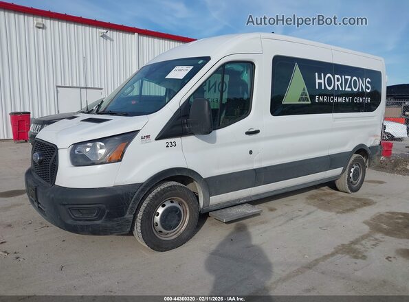 1FBAX2C84PKB53058 2023 FORD PASSENGER White Առջևի ձախ երեք քառորդ տեսարան