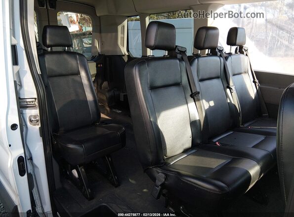 1FBAX2C88LKB20316 2020 FORD PASSENGER White Widok naklejki z numerem VIN