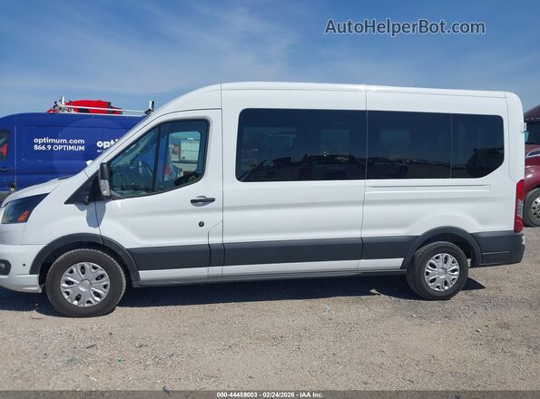 1FBAX2C89TKA05675 2026 FORD PASSENGER White Widok wnętrza 360 stopni