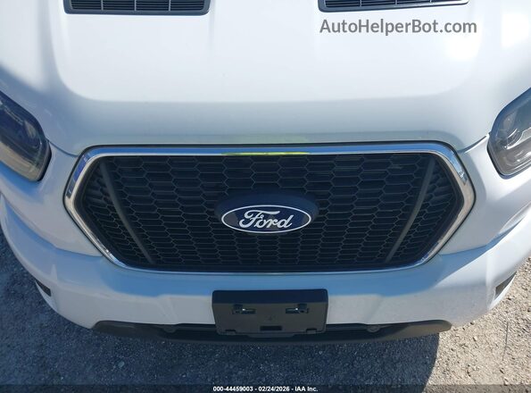 1FBAX2C89TKA05675 2026 FORD PASSENGER White Widok z przodu