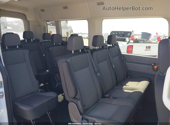 1FBAX2C89TKA05675 2026 FORD PASSENGER White Widok naklejki z numerem VIN
