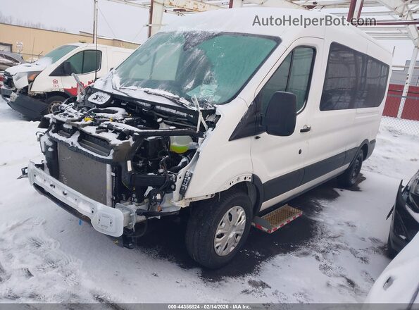 1FBAX2C8XRKB57487 2024 FORD PASSENGER White Vista tres cuartos delantera izquierda