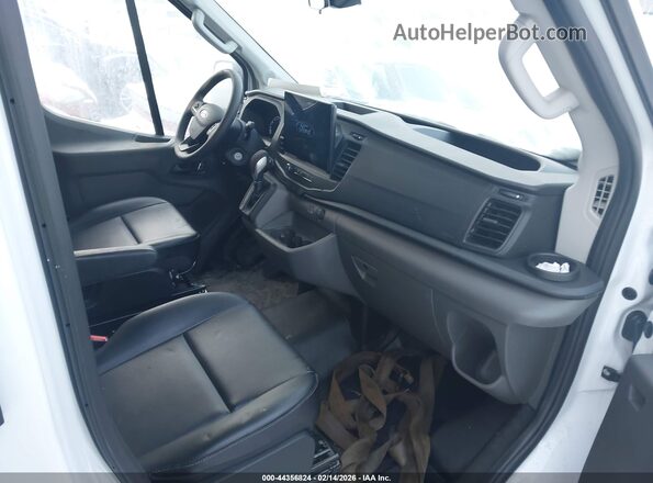 1FBAX2C8XRKB57487 2024 FORD PASSENGER White Vista interior delantera