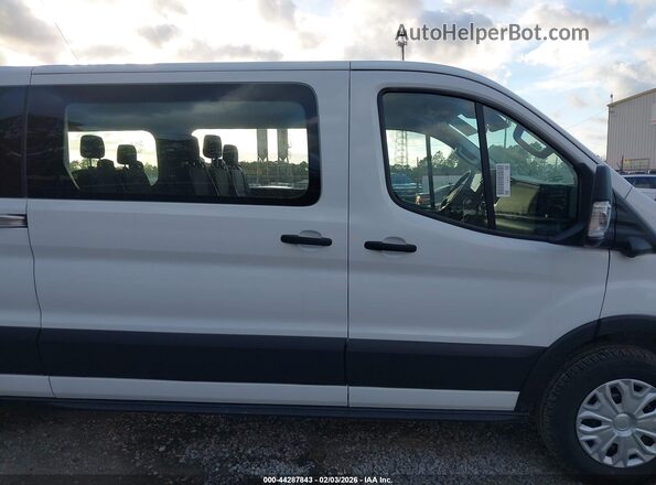 1FBAX2Y82TKA13576 2026 FORD PASSENGER White უკანა სალონის ხედი