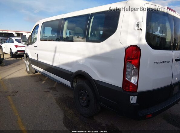 1FBAX2Y83NKA83798 2022 FORD PASSENGER Белый Задняя левая четверть