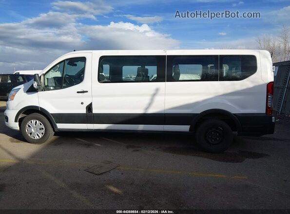 1FBAX2Y83NKA83798 2022 FORD PASSENGER Белый Панорамный вид салона 360°