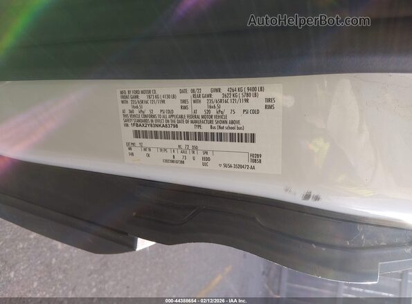 1FBAX2Y83NKA83798 2022 FORD PASSENGER Белый Вид подкапотного пространства