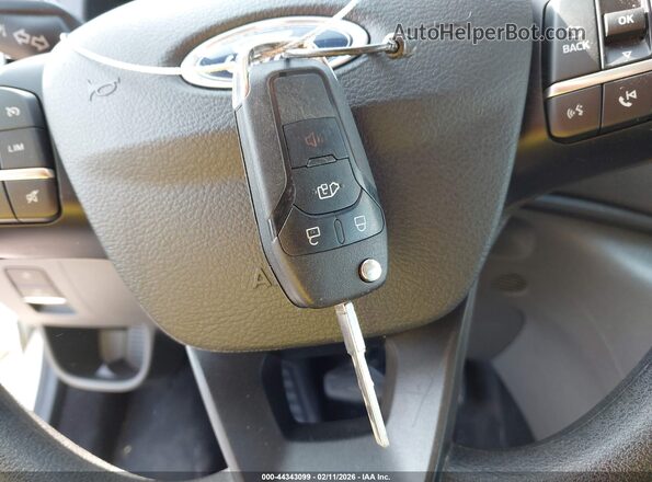 1FBAX2Y84RKA17041 2024 FORD PASSENGER White Vista del salpicadero