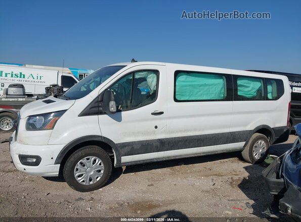 1FBAX2Y84RKA17041 2024 FORD PASSENGER White Vista interior de 360 grados
