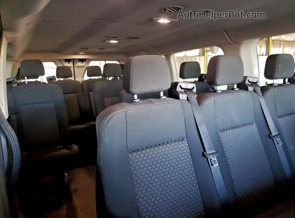 1FBAX2Y85NKA14319 2022 FORD PASSENGER White Vista interior trasera
