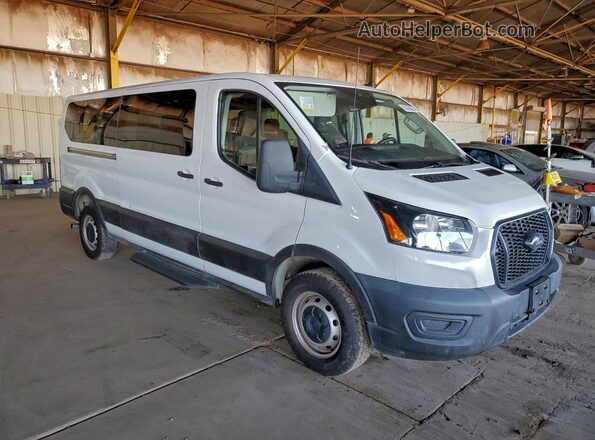 1FBAX2Y85NKA14319 2022 FORD PASSENGER White Delantero derecho