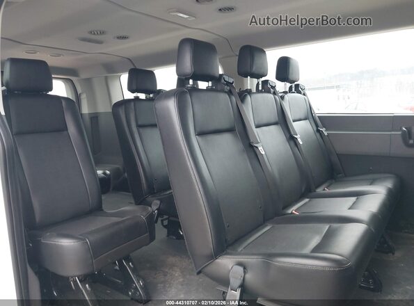 1FBAX2Y87PKA86514 2023 FORD PASSENGER White Widok naklejki z numerem VIN