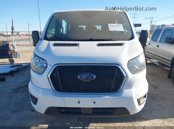 1FBAX2Y88RKA83446 2024 FORD PASSENGER White Սալոնի հետևի տեսք