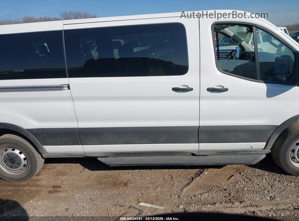 1FBAX2Y89RKB57246 2024 FORD PASSENGER White ხელსაწყოთა პანელის ხედი