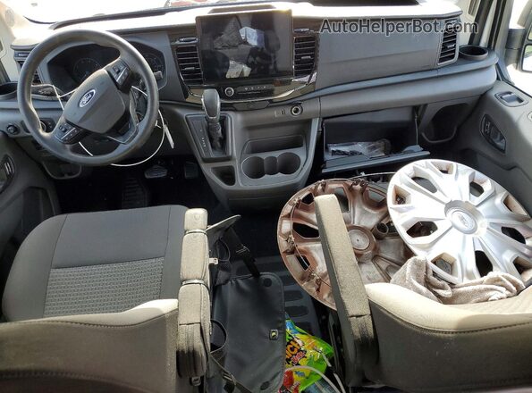 1FBAX2YG5RKA28847 2024 FORD PASSENGER White Vista del salpicadero