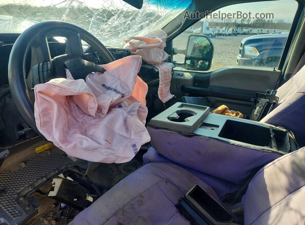 1FD8W3HT6JEB16062 2018 FORD F350 White Dashboard view
