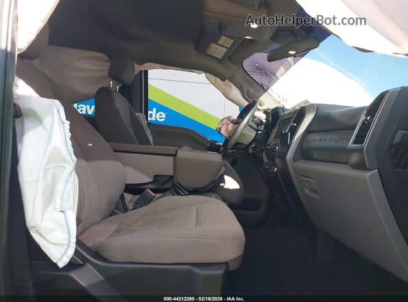 1FD8W3HT9LEC45934 2020 FORD F-350 CHASSIS White Front interior view