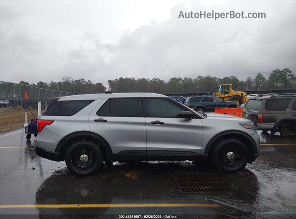 1FM5K8AB3NGA27234 2022 FORD POLICE INTERCEPTOR Silver Widok wnętrza z tyłu