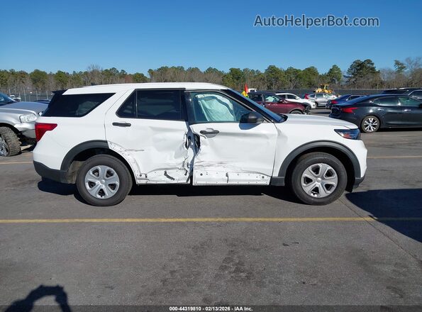 1FM5K8AB6NGC42879 2022 FORD POLICE INTERCEPTOR White Widok wnętrza z tyłu