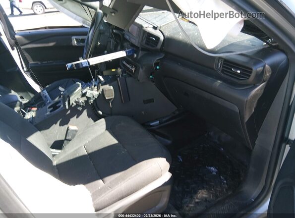1FM5K8AC1NGA03233 2022 FORD POLICE INTERCEPTOR Silver Սալոնի դիմացի տեսք